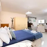 Apartment With Kitchen 100 M From The Sea