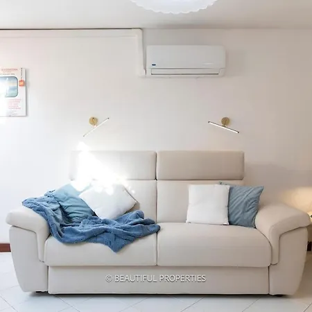 With Kitchen & Free Parking 100 M From The Sea Apartamento *