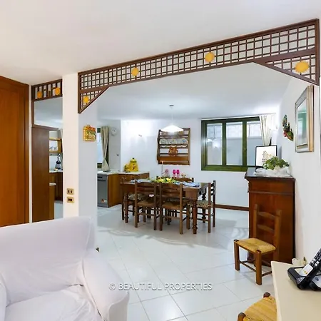 With Kitchen & Free Parking 100 M From The Sea Apartamento