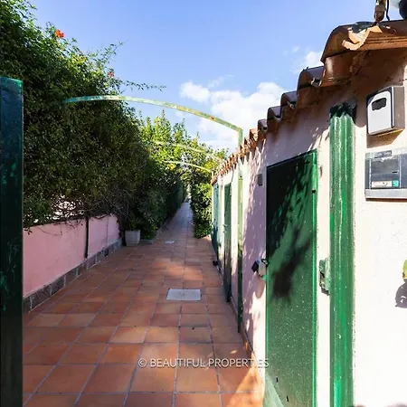 Room With Kitchen & Free Parking 100 M From The Sea Апартаменты Куарту-Сант'Элена