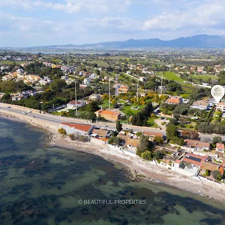 Room With Kitchen & Free Parking 100 M From The Sea