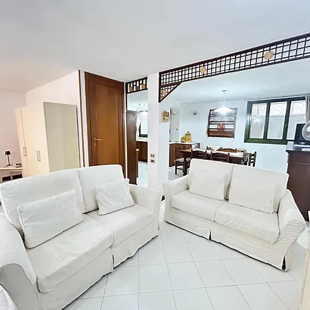 Apartamento With Kitchen & Free Parking 100 M From The Sea *